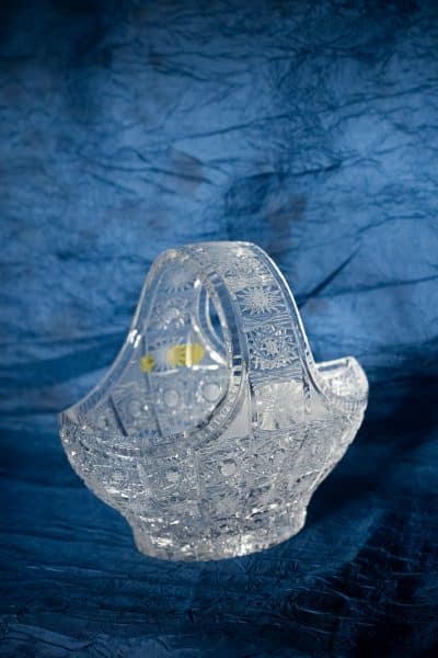 Krištálový brúsený dekoratívny košík 20 cm