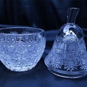 16,5 cm-es kristály vágott körteüveg fedővel