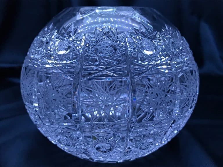 Vágott kristályváza 11 cm