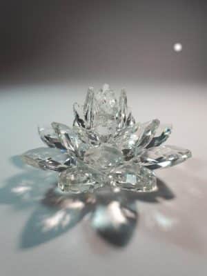 Krištálový lotosový kvet číry 15 cm