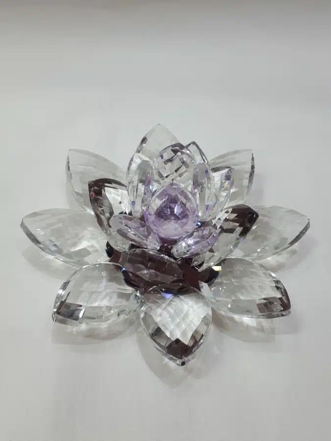 Krištálový brúsený lotosový kvet fialový 11 cm