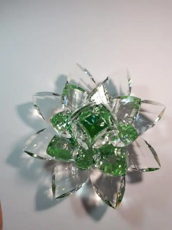 Kristály lótuszvirág zöld 15 cm