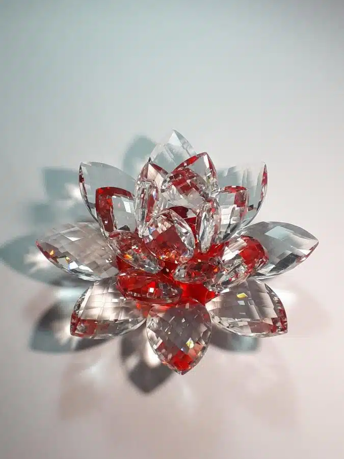 Krištálový brúsený lotosový kvet červený 15 cm