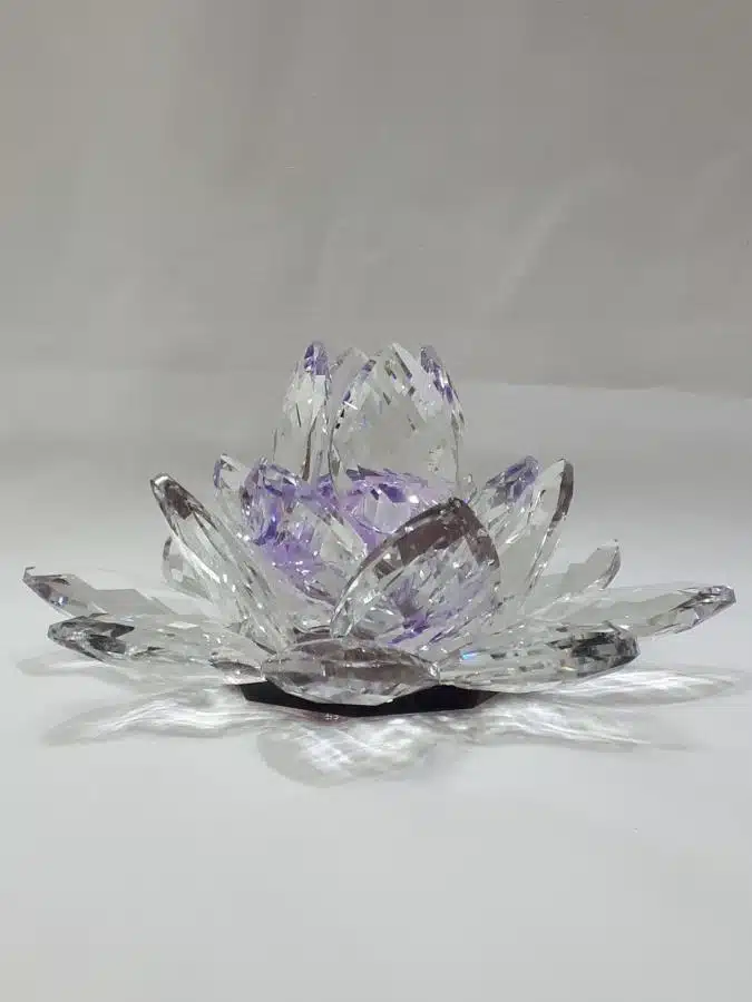 Krištálový brúsený lotosový kvet fialový 20 cm
