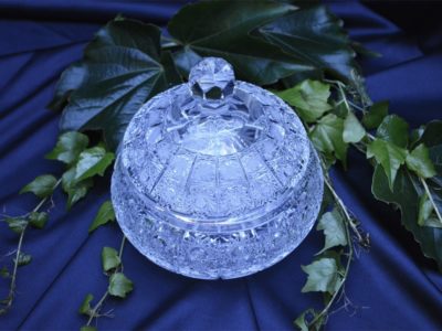 Krištálová brúsená dóza 16 cm s viečkom