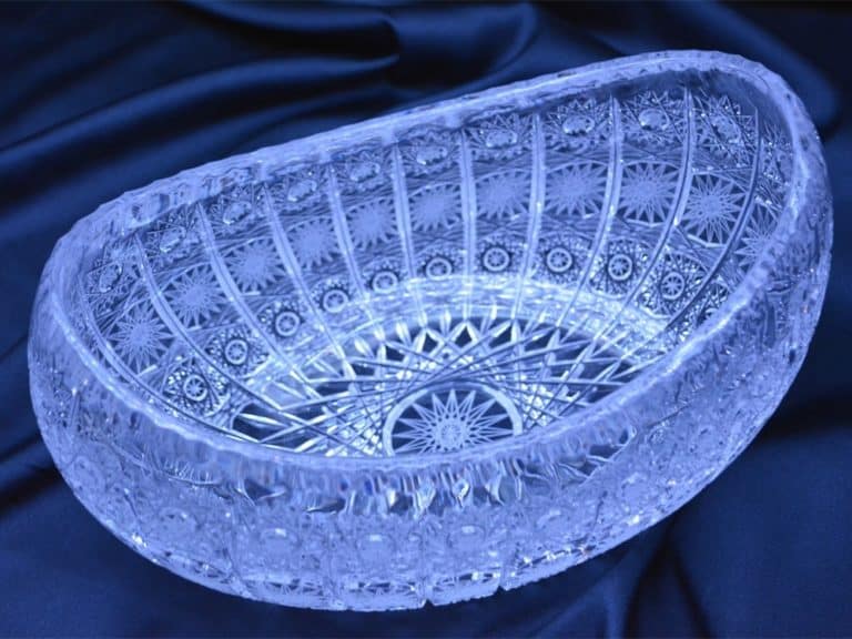 Vágott kristálytál 26 cm