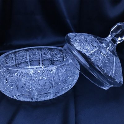 Krištálová brúsená dóza 16 cm s viečkom