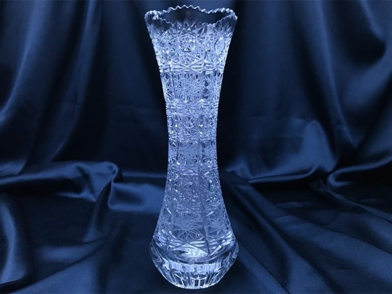 Vágott kristályváza 23 cm