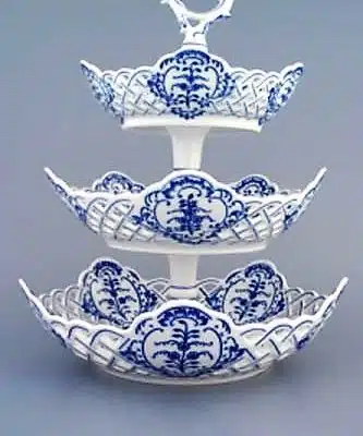 Cibulák – Etažér 3-dielny 5-hranný 19/24/28 cm – originál cibuľový porcelán 1. akosť