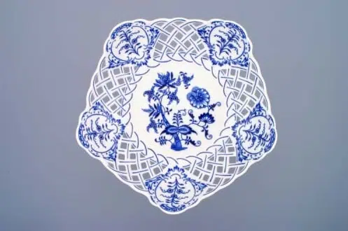 Cibulák – Misa 5-hranná 28 cm na ozdobnej nohe – originálny cibuľový porcelán 1. akosť