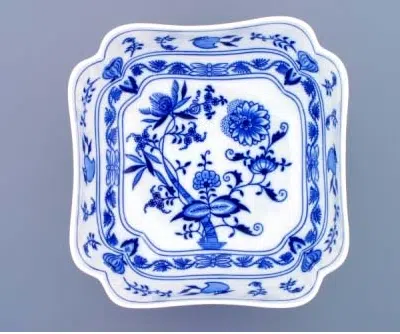Cibulák – Misa šalátová 4-hranná vysoká 24 cm – originálny cibuľový porcelán 1. akosť