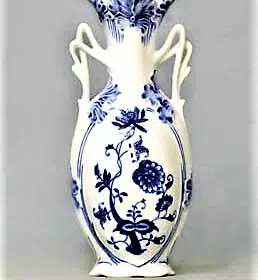 Cibulák – Váza secesná 20,5 cm – originál cibuľový porcelán 1. akosť