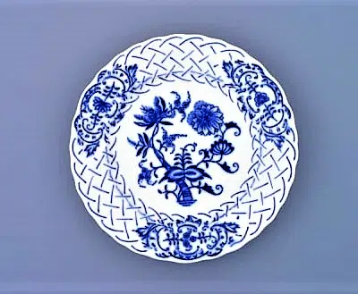 Hagymamintás porcelán - Dombornyomott tányér 15 cm - eredeti Hagymamintás porcelán 1. minőség