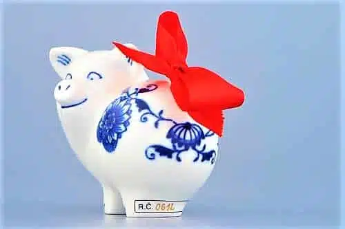 Cibulák – Prasiatko 8,2 cm – originál cibuľový porcelán 1. akosť