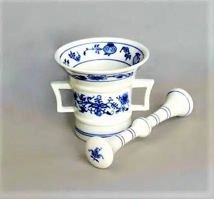 Cibulák – Mažiar s tĺčikom 10,8 cm – originál cibuľový porcelán 1. akosť