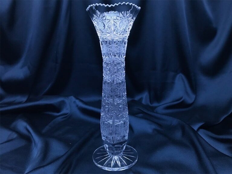 Vágott kristályváza 23 cm