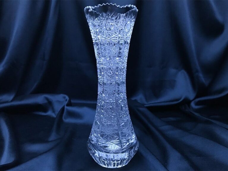 Vágott kristályváza 15 cm
